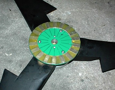 rotor on prop.jpg (66961 bytes)